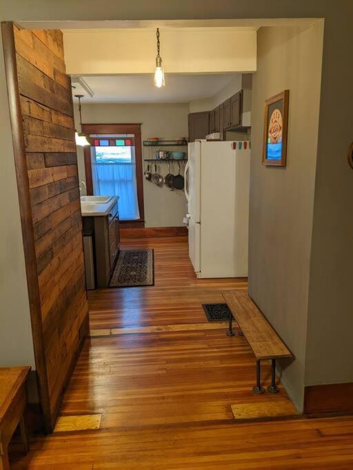 Large Bakery Apartment - Central Downtown Location Fredonia 외부 사진