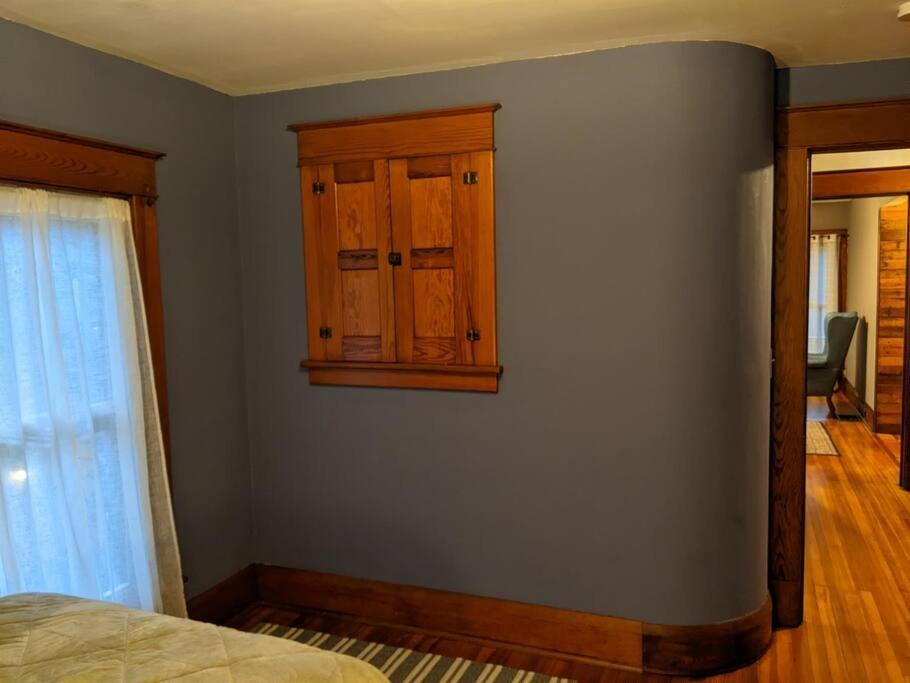 Large Bakery Apartment - Central Downtown Location Fredonia 외부 사진