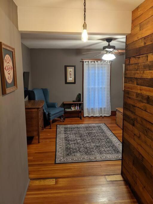 Large Bakery Apartment - Central Downtown Location Fredonia 외부 사진